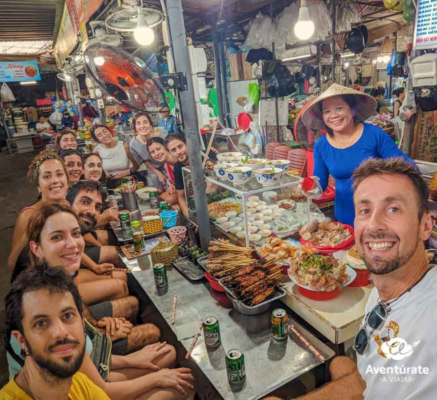 viajeros en un viaje en grupo
