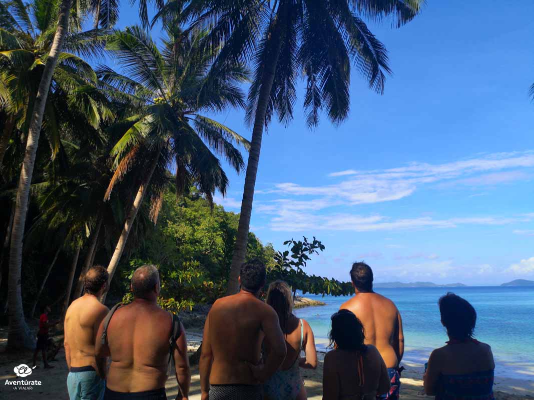 gente viajando sola en grupo en Filipinas