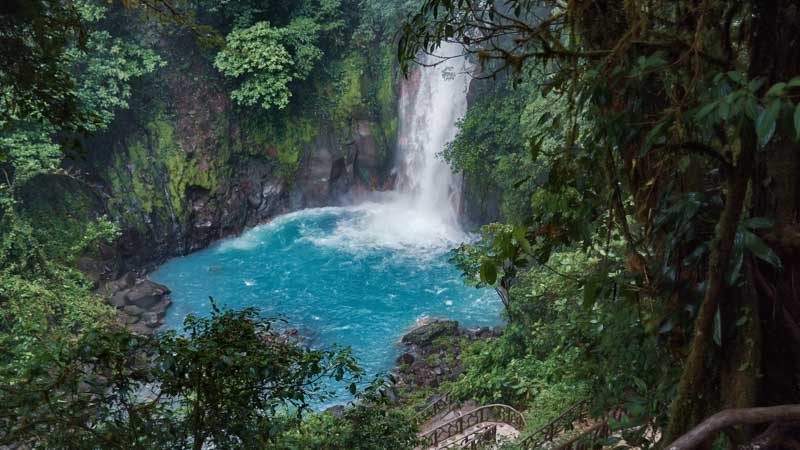 cascada en costa rica